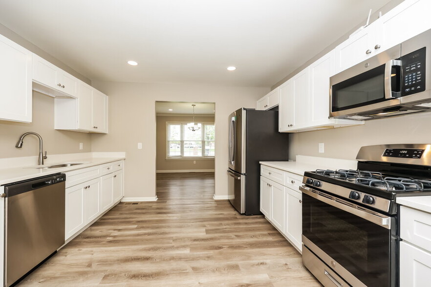Building Photo - 1327 Cason Ln