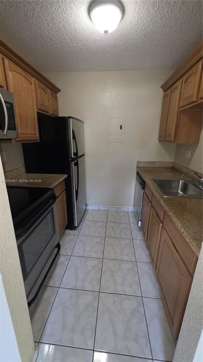 Building Photo - 7429 SW 152nd Ave