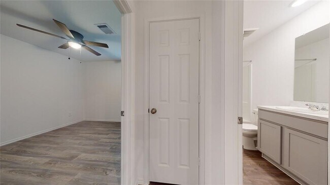 Building Photo - 1206 Silver Fir Ct
