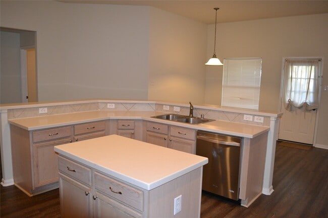 Building Photo - 1909 Highland Point Ct