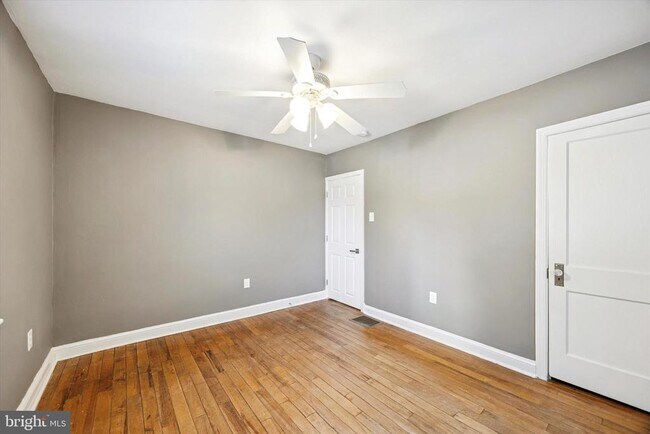 Building Photo - 703 N Providence Rd