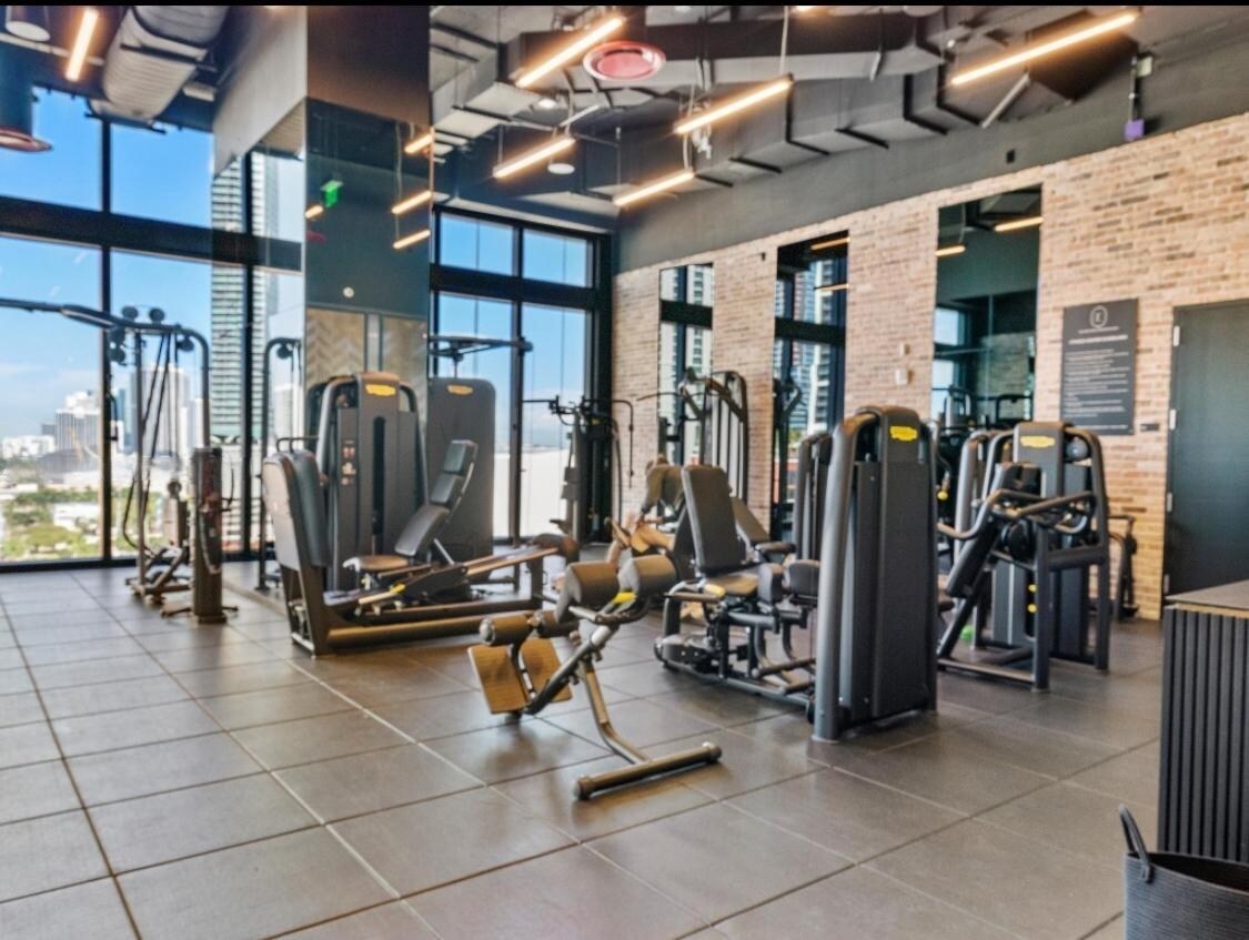 Building Photo - 398 NE 5th St