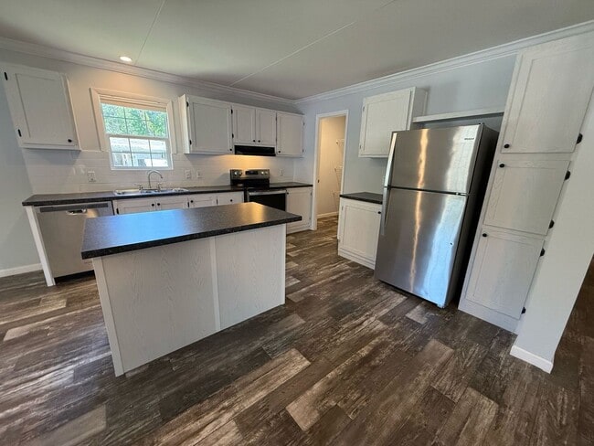 Building Photo - 55+ community Sylvan Grove / move in Special!