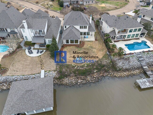 Building Photo - 1418 Windrose Dr