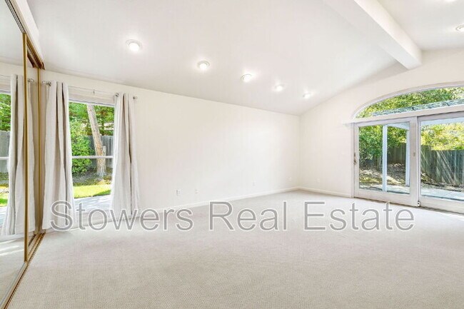 Building Photo - 10 Corte Del Rey