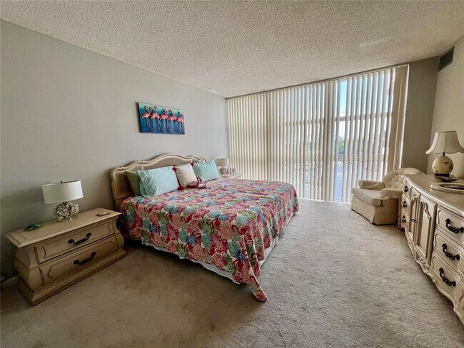 Building Photo - 2701 N Ocean Blvd