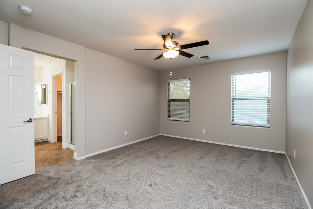 Building Photo - 354 E Bradstock Way