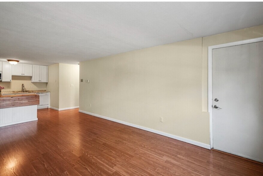 Building Photo - 16A Mayberry Dr