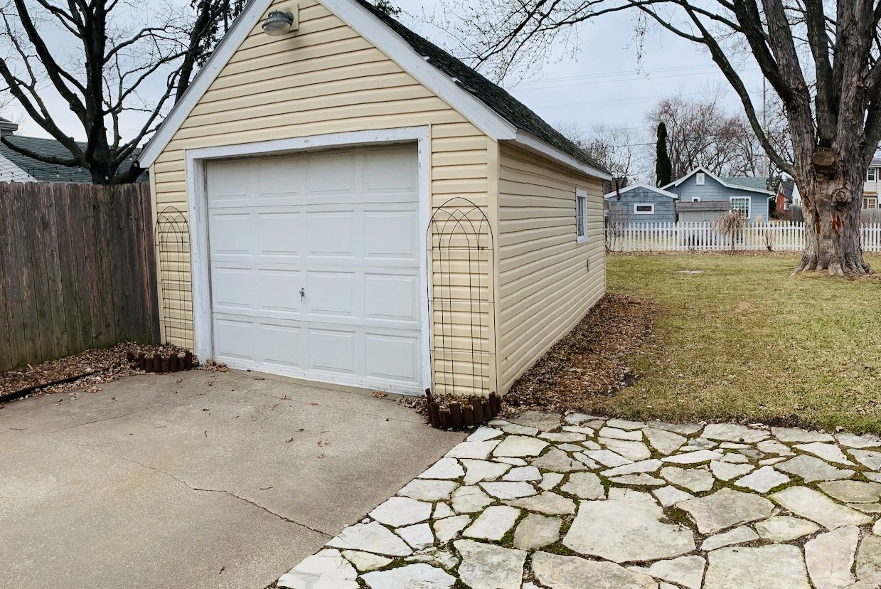 Building Photo - 1915 N Alvin St