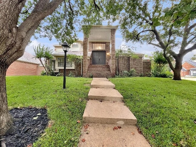 Building Photo - 811 Fawn Valley Dr