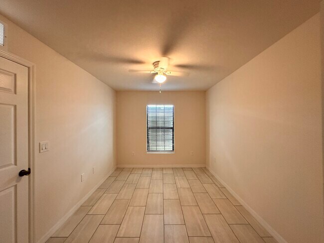 Building Photo - 1453 SE 10th Terrace