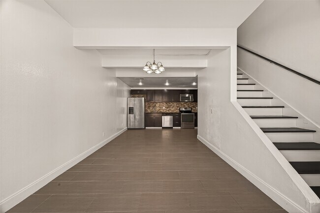 Building Photo - 5929 Queensloch Dr