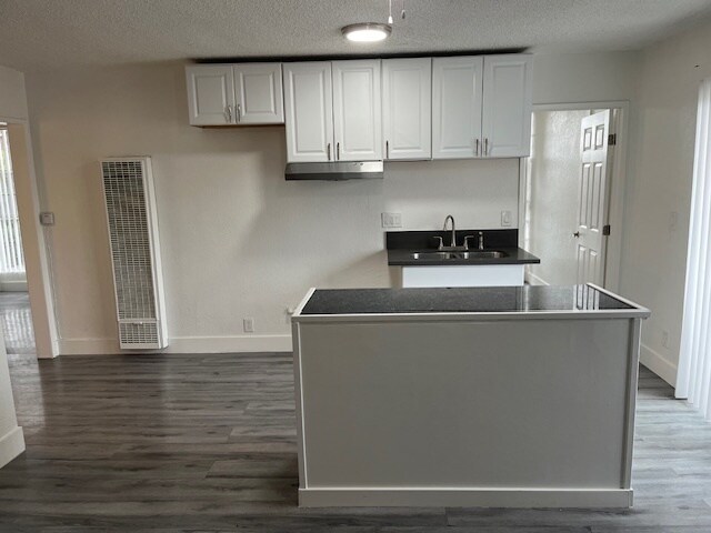 Building Photo - 423 E 82nd St