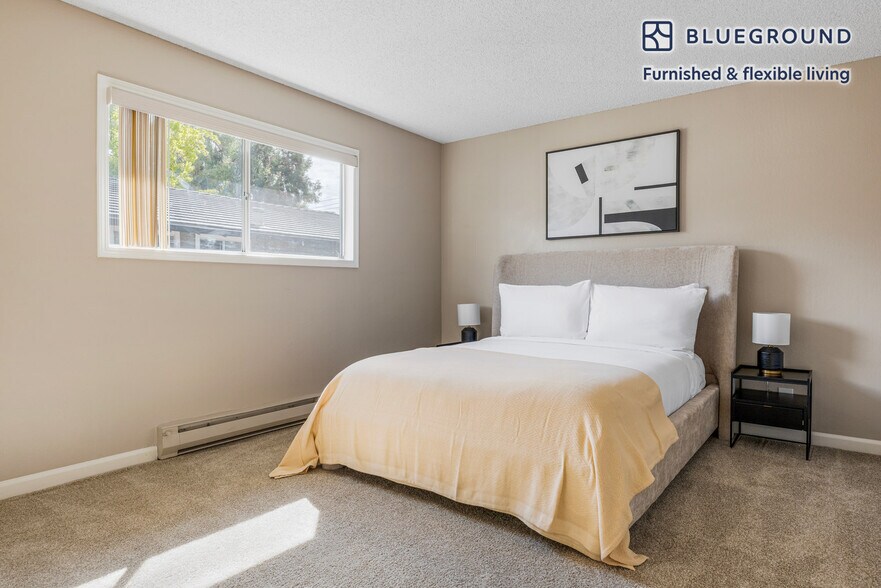 Building Photo - 202 Calvert Dr