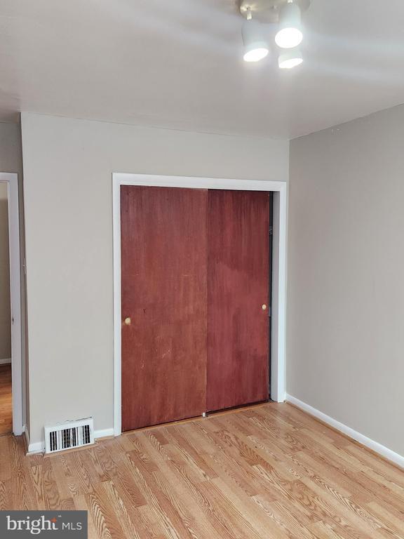 Building Photo - 6651 Claridge St