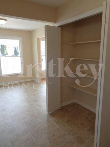 Building Photo - 14812 Ellis Ave