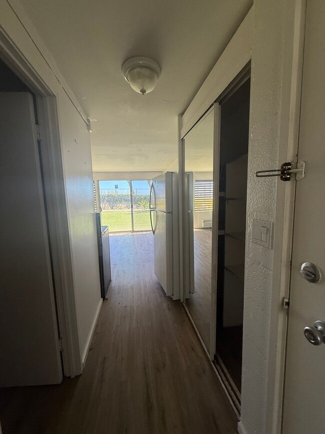 Building Photo - Makaha Surfside