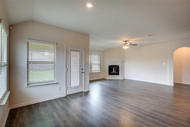 Building Photo - 203 Gatecrest Dr