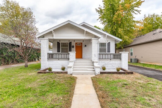 Building Photo - PRE-LEASING