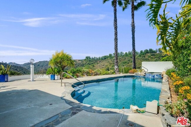 Building Photo - 2397 Nalin Dr