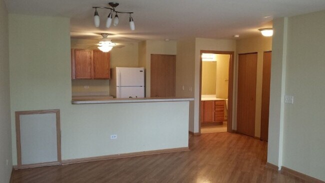 Building Photo - 1 Bedroom 1 Bath Condo!