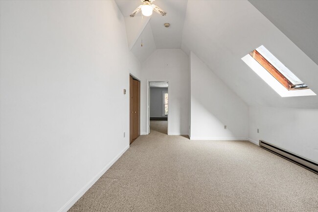 Building Photo - 113 Warren St