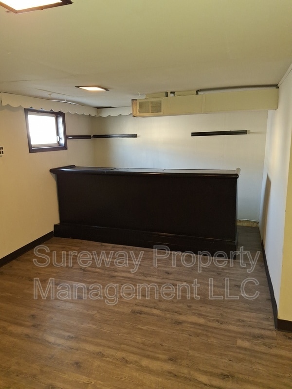 Building Photo - 915 W Browning Rd