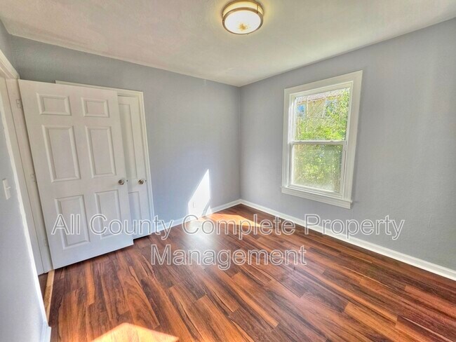 Building Photo - 616 Woodbine St