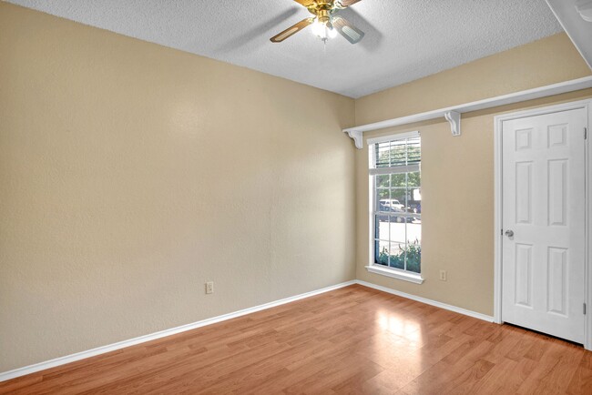 Building Photo - 16412 Framingham Cir