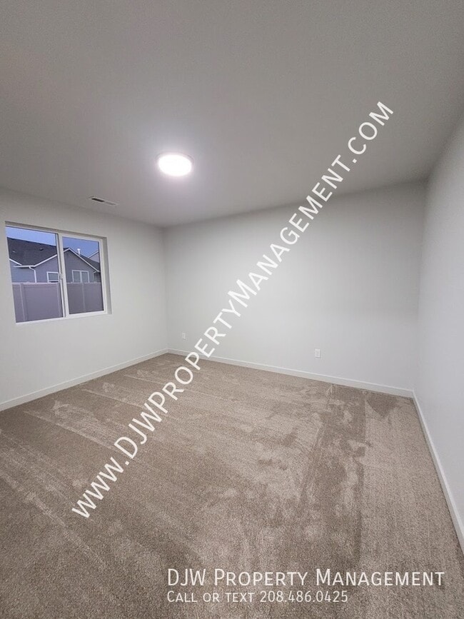 Building Photo - 16875 N Lowerfield Loop