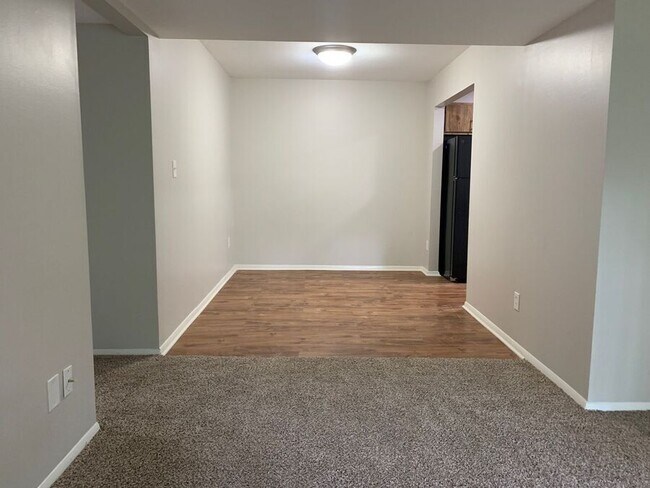 Building Photo - 1181 Abbey Ln