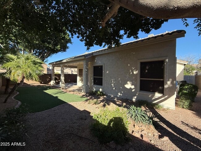 Building Photo - 4805 E Wagoner Rd