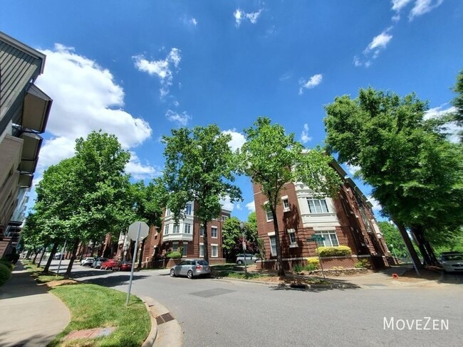Building Photo - 764 N Davidson St