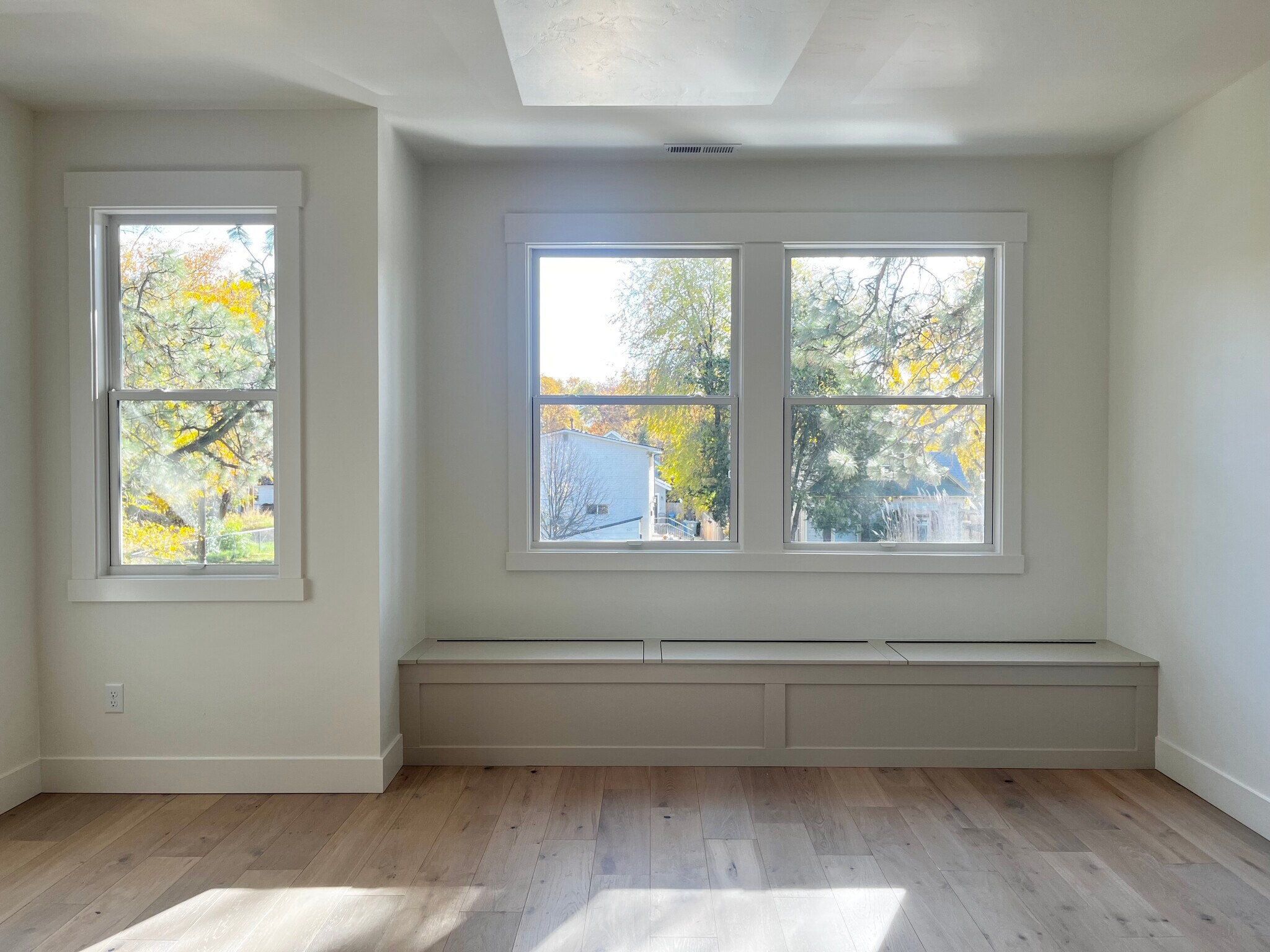 Building Photo - 626 E Krall St