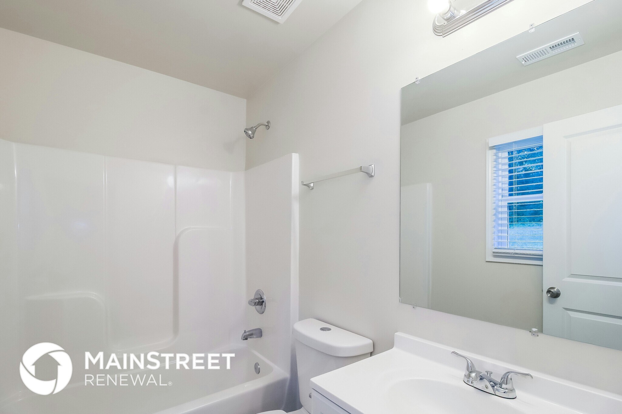 Building Photo - 430 Birch Ln SE