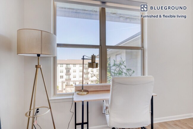 Building Photo - 3001 Esperanza Crossing