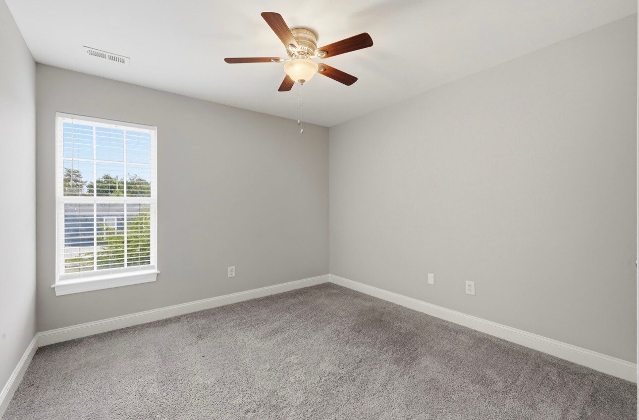 Building Photo - 1525 Pine Brook Ct