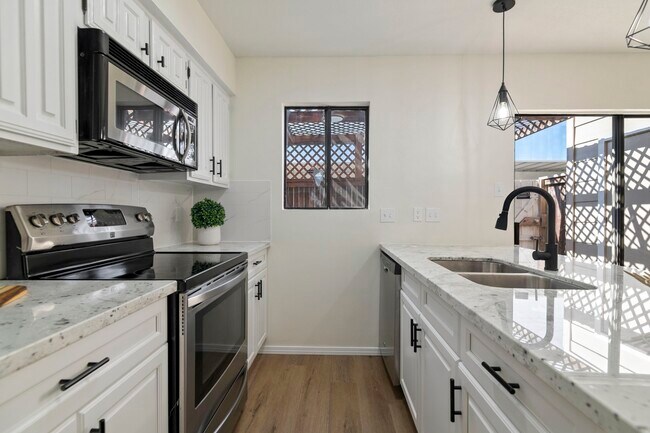 Building Photo - 2120 Wilcrest Dr