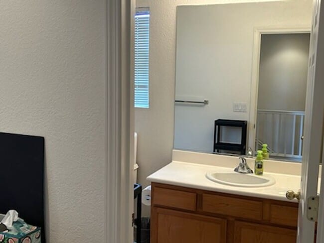 Building Photo - Experience Modern Comfort in This Newer Sp...