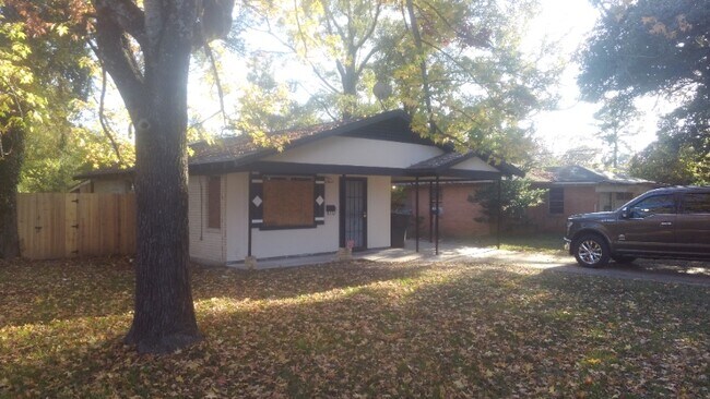 Building Photo - 836 Huntington Ln