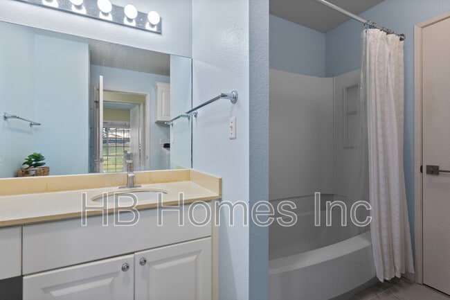 Building Photo - 94-1348 Kulewa Loop Unit 7U - 1