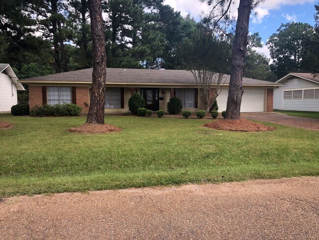 Building Photo - Great Home for Rent NE Jax, near soccer fields - quiet neighborhood, great for family
