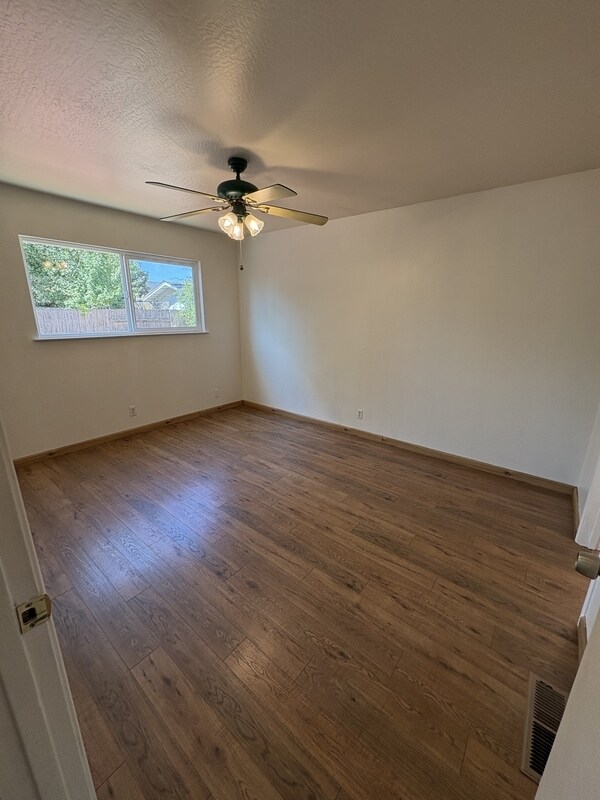 Building Photo - 7631 Adrian Dr