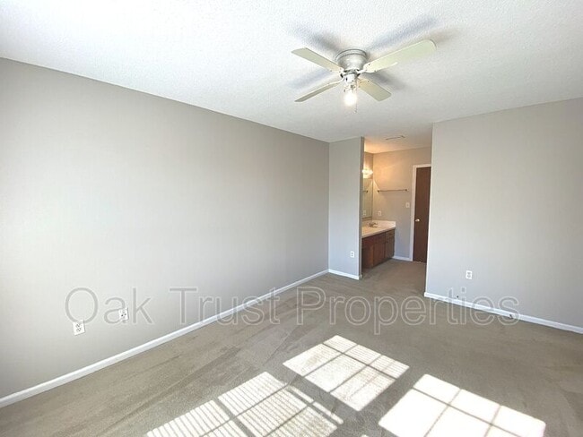 Building Photo - 4428 N Shirley Dr