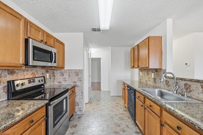 Building Photo - 1452 Hickory Creek Ln