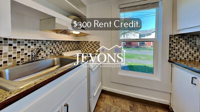 Building Photo - $300 Rent Credit - Well-kept ground-floor ...
