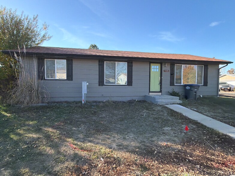 Building Photo - 8401 Peakview Dr