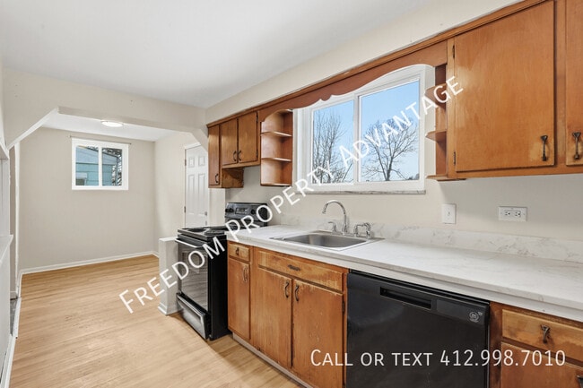 Building Photo - 57 Aylesworth Ave