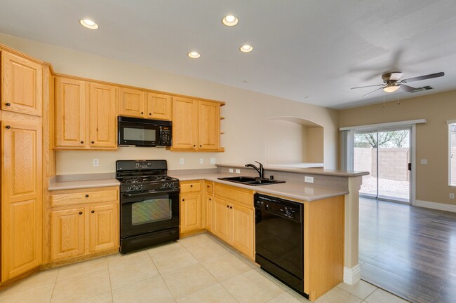 Building Photo - Spacious & Beautiful 3-Bedroom Home in Gat...