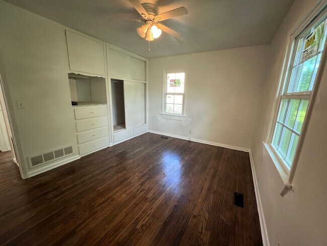 Building Photo - Home for rent close to Tinker AFB and I-240